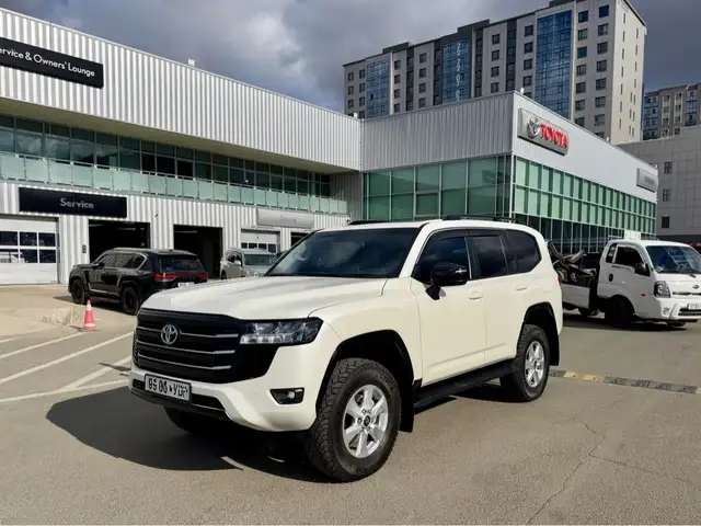 Toyota Land Cruiser 300