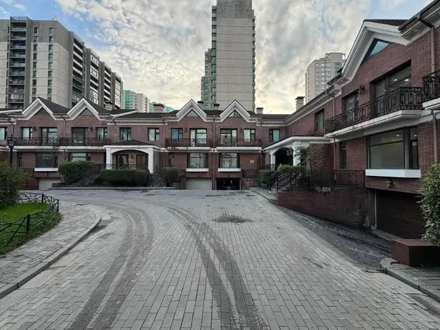 Худ, royal garden хаус хотхонд 527.61м.кв town house, Улаанбаатар — Хан-Уул — 18-р хороо