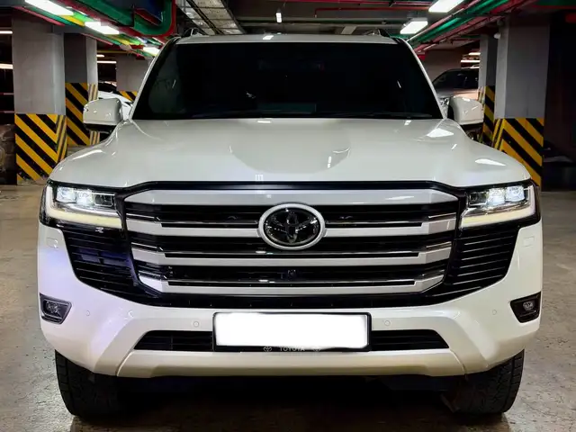 Toyota Land Cruiser 300