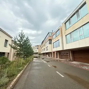 Зайсан solar garden 217мкв town house, Улаанбаатар — Хан-Уул — Зайсан