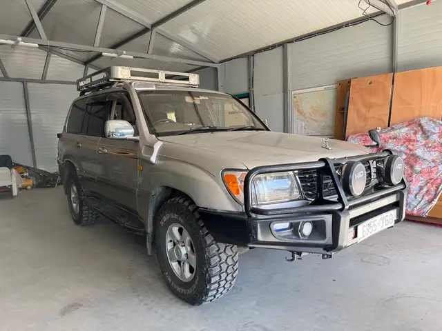 Toyota Land Cruiser 100