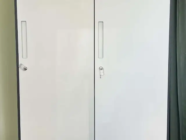 Office tomor huvtsasnii shkaf, Улаанбаатар — Хан-Уул — Яармаг