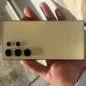 S24 ultra gold unguttui 256 gb kh model, Улаанбаатар — Сүхбаатар — 11-р хороолол