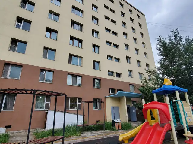 Хүүхдийн 100 орос 3-р сургуул хажууд угсармалын 2 өрөө 54мкв байр, Улаанбаатар — Сүхбаатар — 3-р хороо
