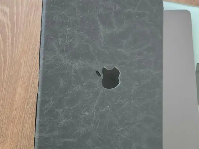 Apple 13.6, Apple M5, 16 GB RAM, 512 GB, Улаанбаатар — Сүхбаатар — Баянгол зочид буудал