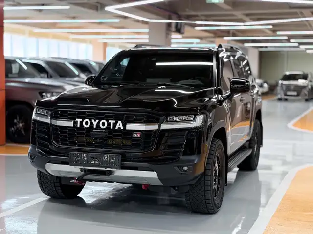 Toyota Land Cruiser 300