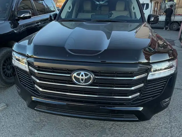 Toyota Land Cruiser 300