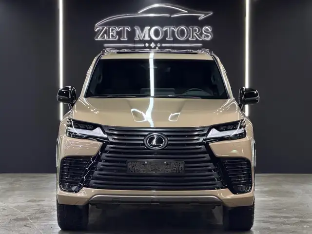 Lexus LX 700