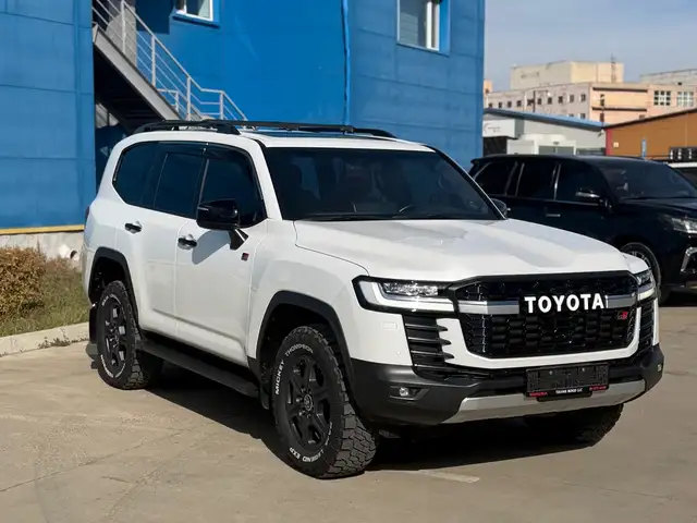 Toyota Land Cruiser 300