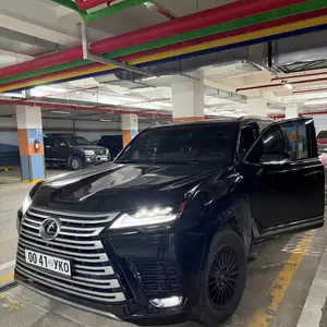 Lexus LX 600