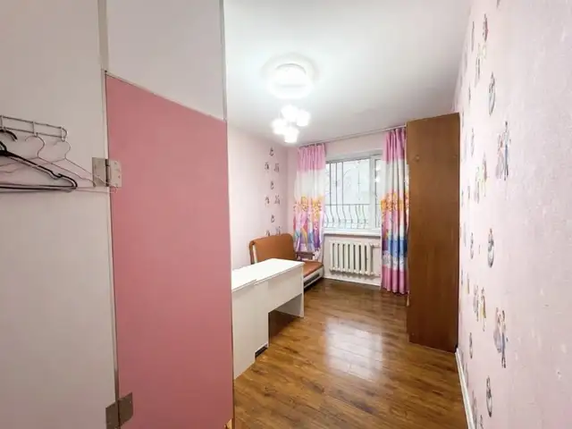 3-р эмнэлгийн ард 3 өрөө 1давхрын үйлчилгээний талбай 88 м², Улаанбаатар — Баянгол — 10-р хороолол