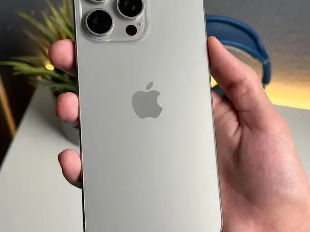 Apple iPhone 15 Pro, 128 gb, White Titanium, Улаанбаатар — Баянзүрх — Офицер