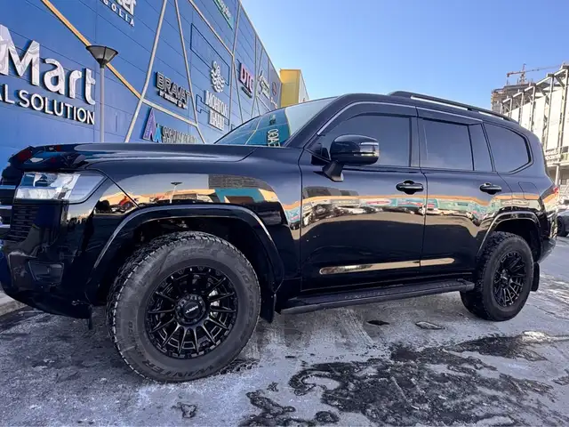 Toyota Land Cruiser 300