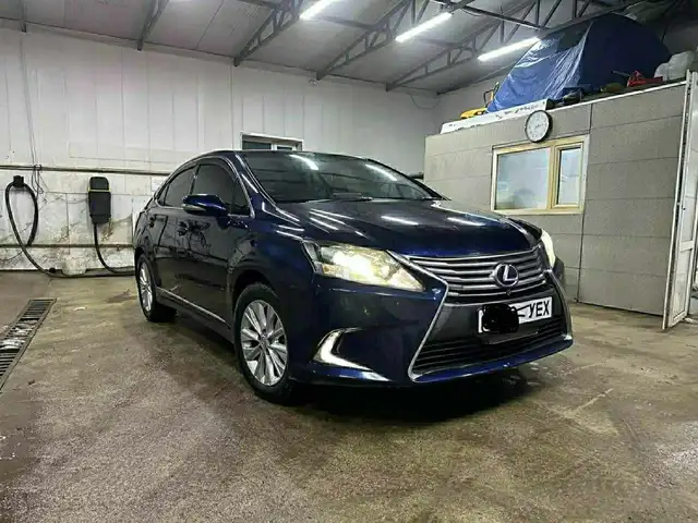 Lexus HS