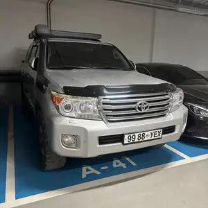 Toyota Land Cruiser 200