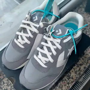 Orig converse 37.5 size, Улаанбаатар — Баянзүрх — Офицер