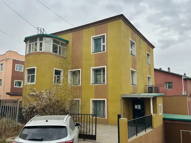3-р эмнэлэгийн ард 100 мкв 4 өрөө орон сууц, Улаанбаатар — Баянгол — 10-р хороолол