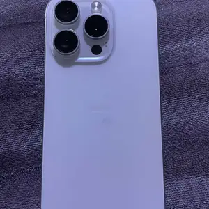 Apple iPhone 15 Pro, 128 gb, White Titanium, Улаанбаатар — Сонгинохайрхан — Зүүн салаа