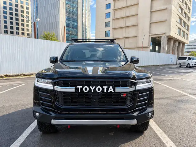 Toyota Land Cruiser 300
