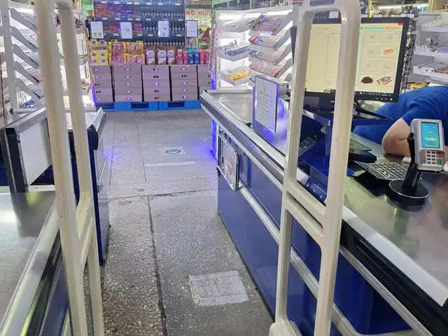 Мэдрэгчтэй дэлгүүрийн хамгаалалтын хаалга, Улаанбаатар — Баянзүрх — 39-р хороо