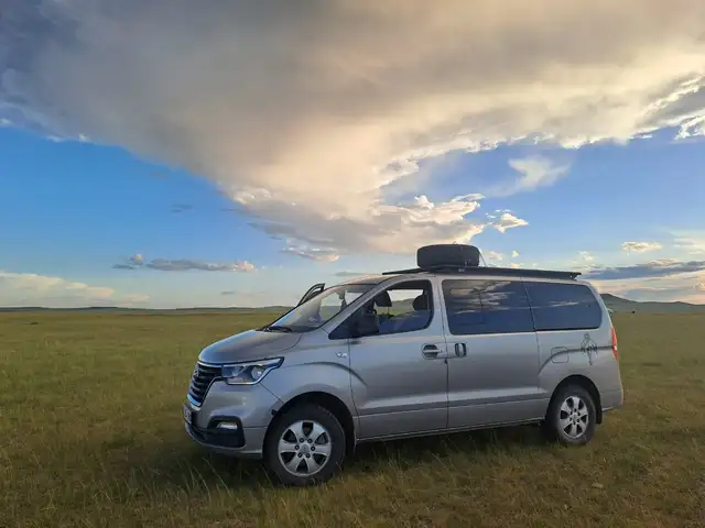 Hyundai Starex
