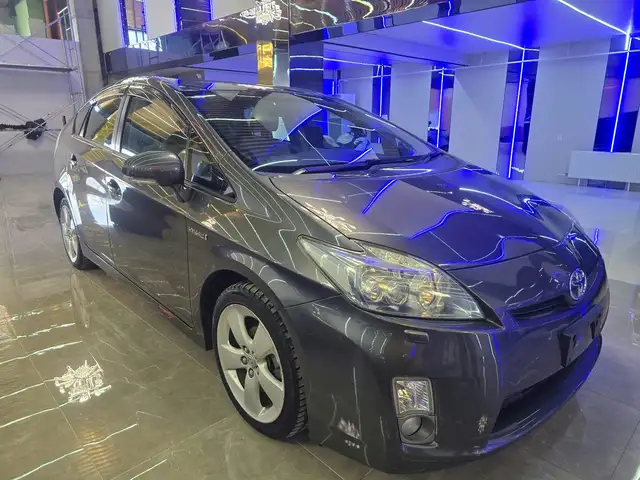 Toyota Prius 30
