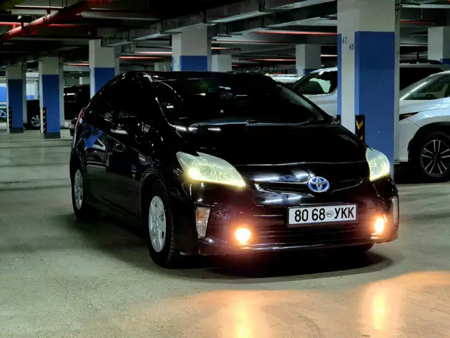 Toyota Prius 30