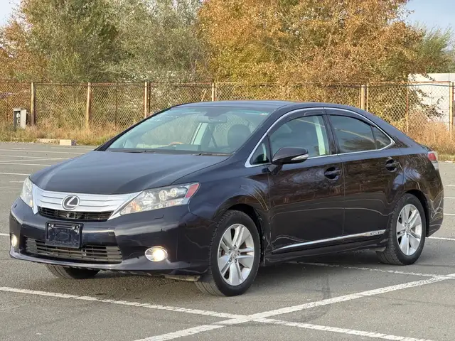 Lexus HS
