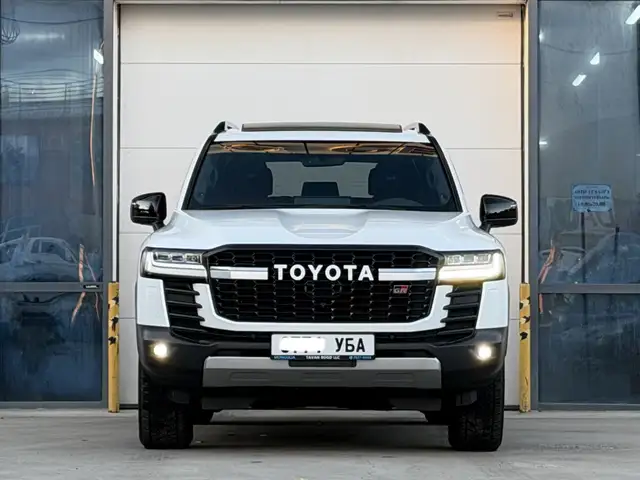 Toyota Land Cruiser 300