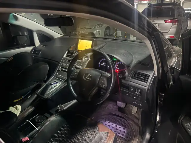 Lexus HS