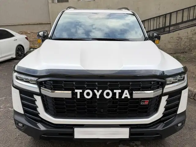 Toyota Land Cruiser 300