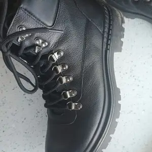 Gutal size 38, Улаанбаатар — Баянзүрх — 16-р хороолол