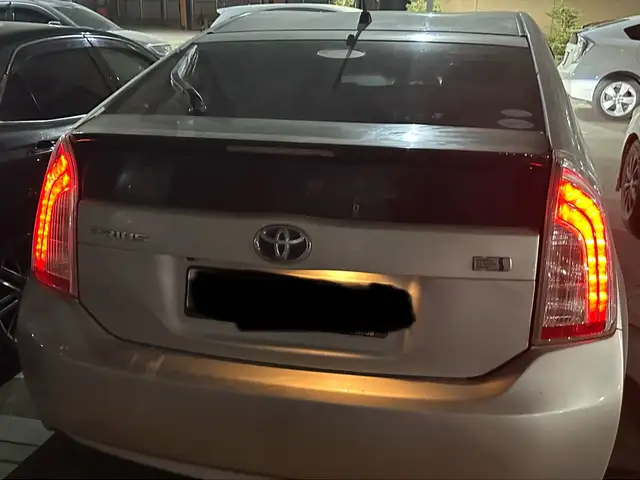 Toyota Prius 30