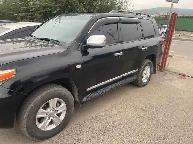 Toyota Land Cruiser 200