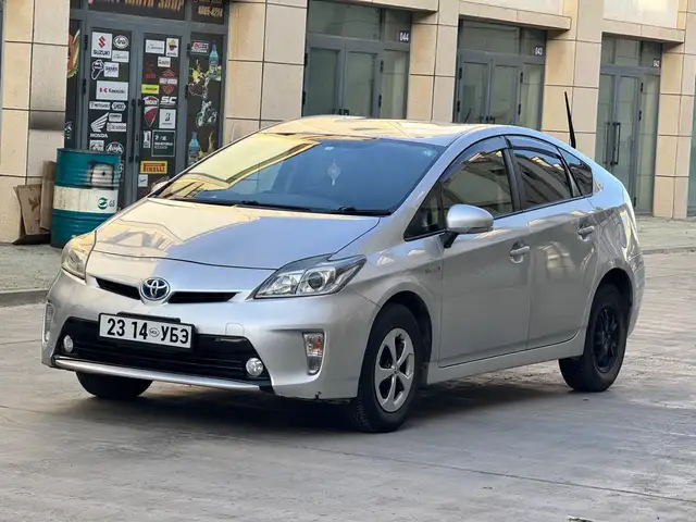 Toyota Prius 30