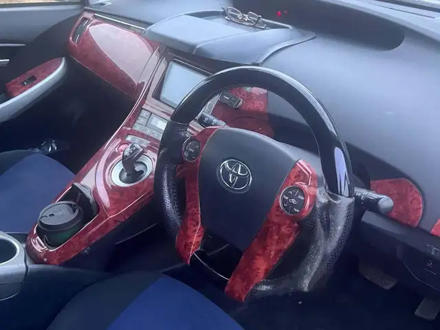 Toyota Prius 30