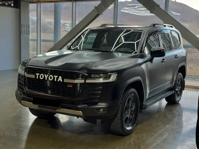 Toyota Land Cruiser 300