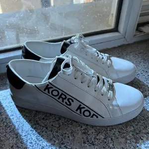 Ориг michael kors гутал, Улаанбаатар — Сүхбаатар — Дөлгөөн нуур