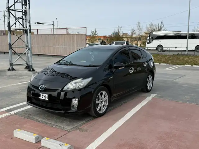 Toyota Prius 30