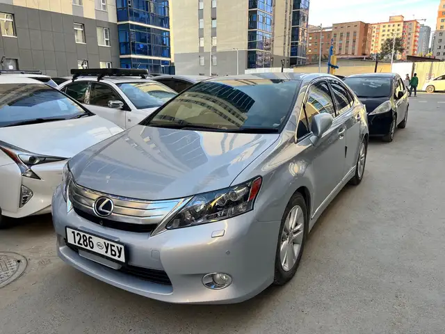 Lexus HS