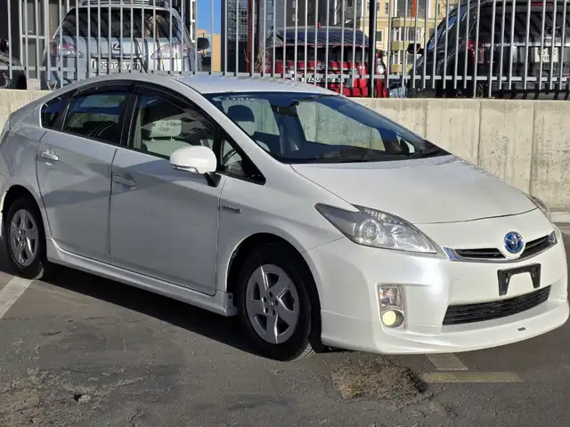 Toyota Prius 30