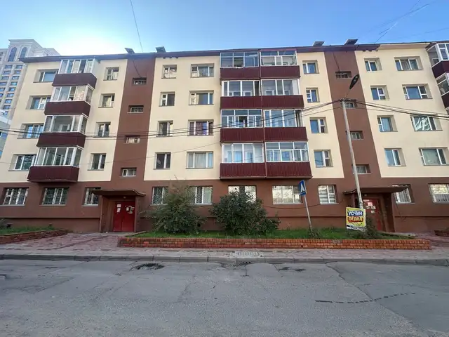 Циркийн баруун талд 3 өрөө 50мкв, Улаанбаатар — Сүхбаатар — 3-р хороо