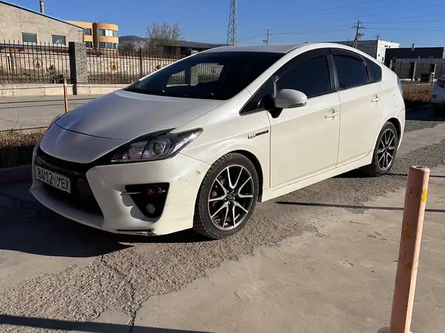 Toyota Prius 30