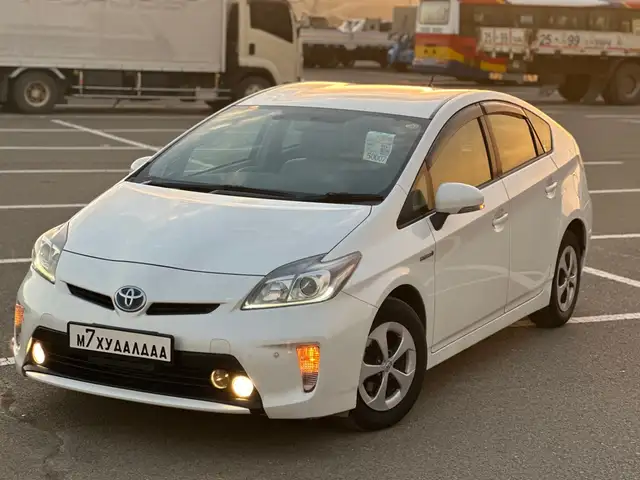 Toyota Prius 30