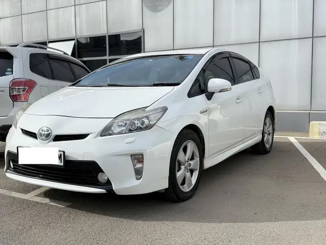 Toyota Prius 30