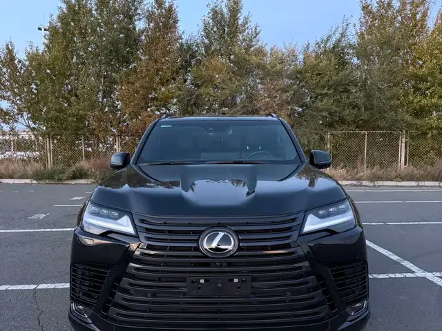 Lexus LX 600