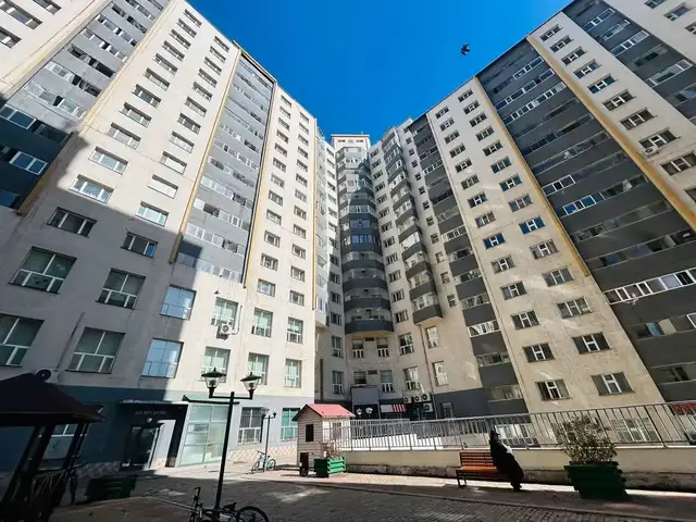 Зүүн хүрээ хотхонд 3 өрөө байр, Улаанбаатар — Баянзүрх — 14-р хороо
