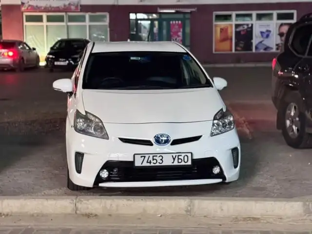 Toyota Prius 30