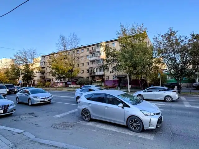 Чингис зочид буудлын зүүн талд 4 өрөө 88m2, Улаанбаатар — Баянзүрх — 1-р хороо