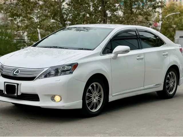 Lexus HS